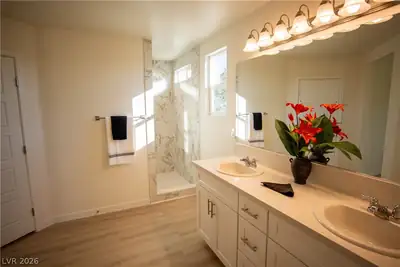 3960 Dart Drive Primary Bathroom