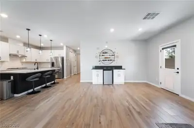 8663 Bench Street Kitchen