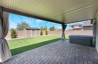 8663 Bench Street Patio