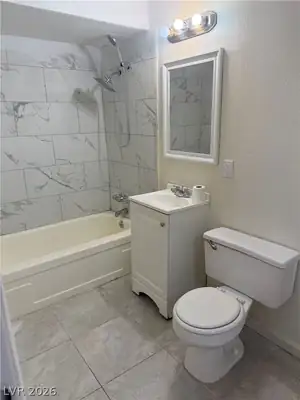 2913 Stewart Avenue 1 Bathroom