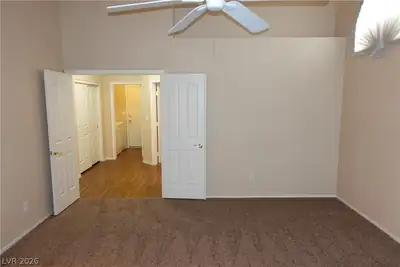715 SECLUSION GLEN Avenue Bedroom