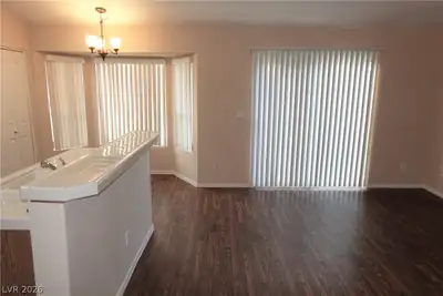 715 SECLUSION GLEN Avenue Dining Area