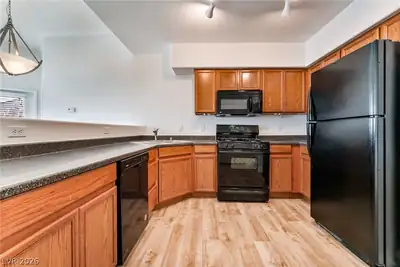 9303 West GILCREASE Avenue 2189 Kitchen