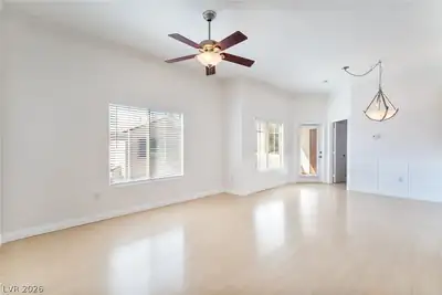 9303 West GILCREASE Avenue 2189 Living Room