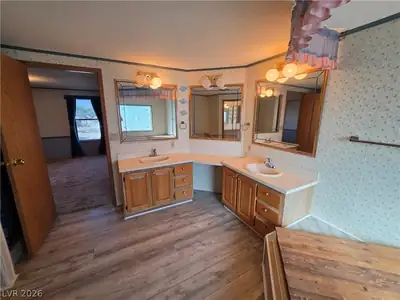 1601 Appaloosa Lane Primary Bathroom