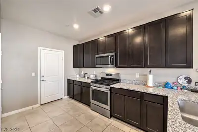 2850 Rolling Brook Place Kitchen