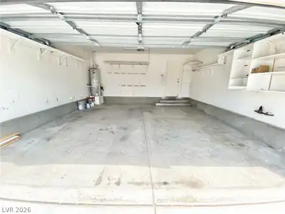 7800 Olympus Avenue Garage