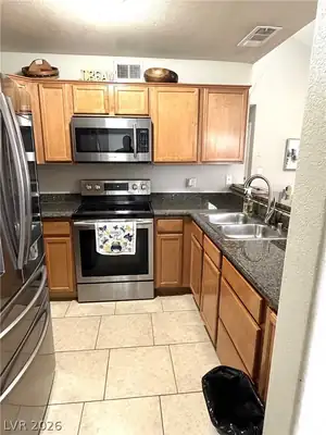 3145 East Flamingo Road 2104 Kitchen