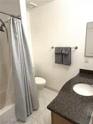 3145 East Flamingo Road 2104 Bathroom