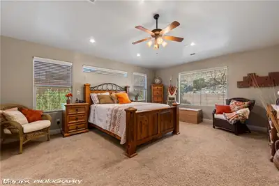 982 Buteo Bend Bedroom