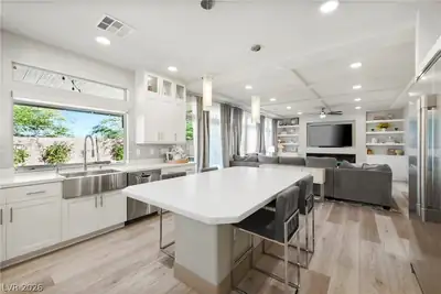 8960 Pemberton Valley Drive Kitchen
