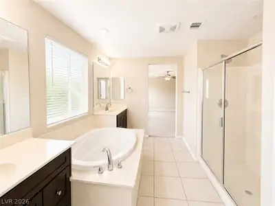 2716 Graceful Grove Avenue Primary Bathroom