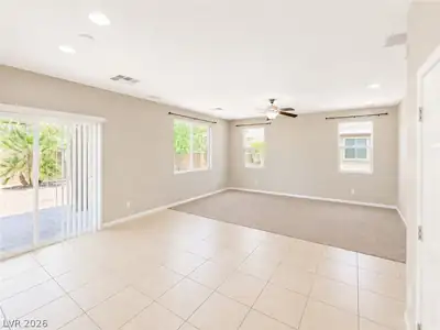 2716 Graceful Grove Avenue Living Room
