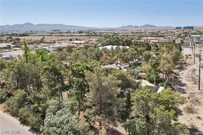 55 Siddall Avenue Las Vegas, NV 89183