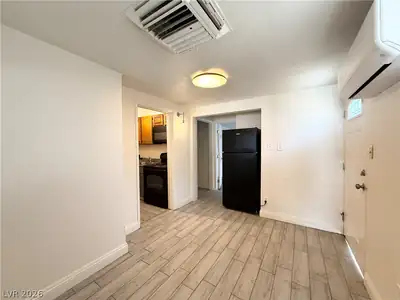 405 South 15th Street B Dining Area
