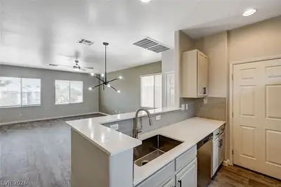 1645 Travis Jason Avenue Kitchen