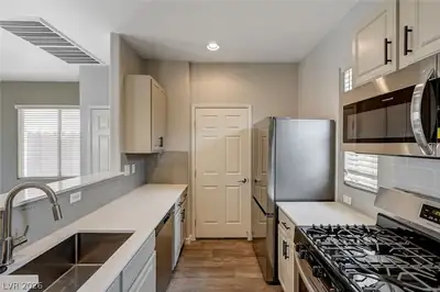 1645 Travis Jason Avenue Kitchen