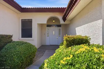 7505 Dry Pines Circle Entry