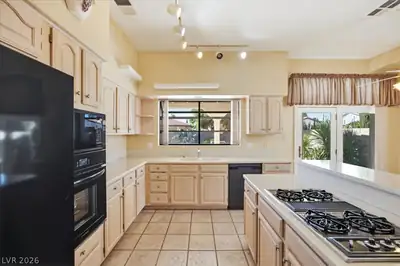 7505 Dry Pines Circle Kitchen
