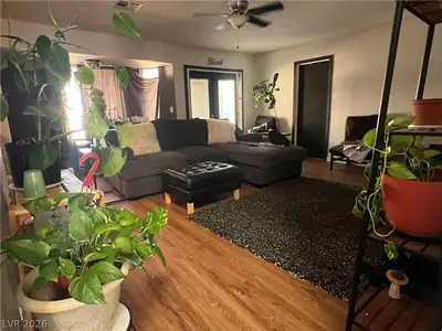 4420 Cayuse Street Living Room