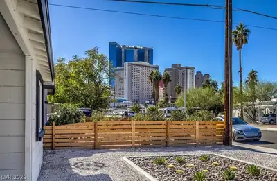 2217 Santa Paula Drive Yard