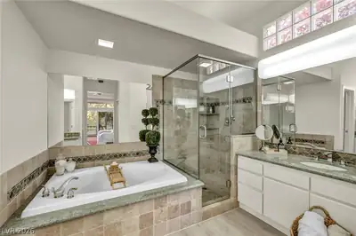 9208 Eagle Ridge Drive Primary Bathroom