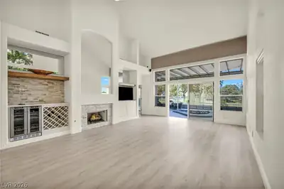 9208 Eagle Ridge Drive Living Room