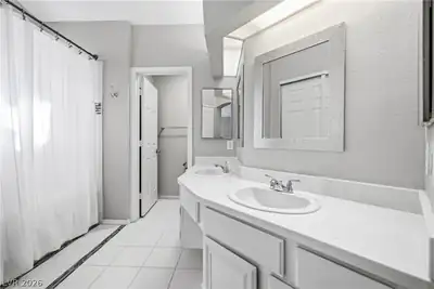5112 Appealing Court Primary Bathroom