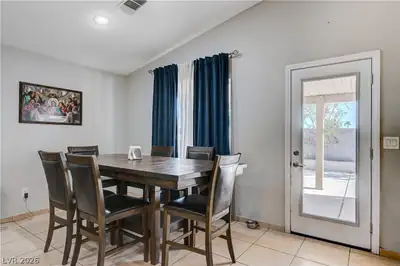 4409 Bucking Bronco Road Dining Area