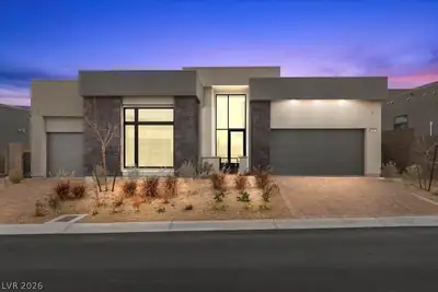 10907 Agate Cliffs Avenue Las Vegas, NV 89135