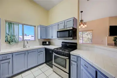 900 Heavenly Hills Court 213 Kitchen