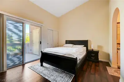 900 Heavenly Hills Court 213 Bedroom