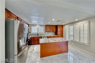 6729 Airdale Circle Kitchen