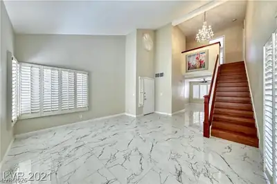 6729 Airdale Circle Entrance Foyer