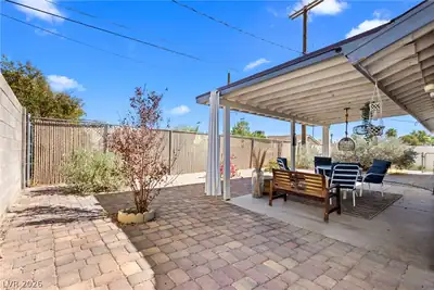 3906 Maryland Avenue Patio