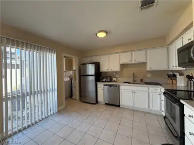 570 Willow Green Drive Kitchen