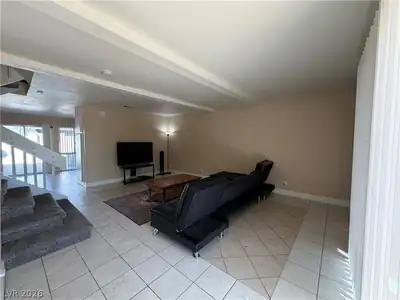 570 Willow Green Drive Living Room