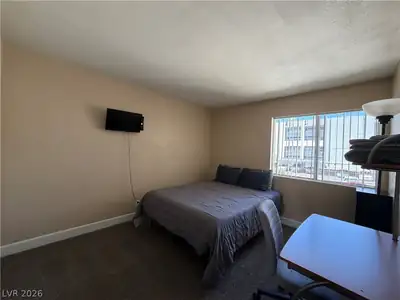 570 Willow Green Drive Bedroom