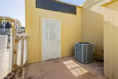 653 Mount Bona Way Patio