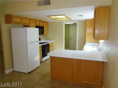7509 Bowles Drive Kitchen