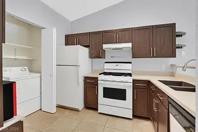 149 Tapatio Street Kitchen