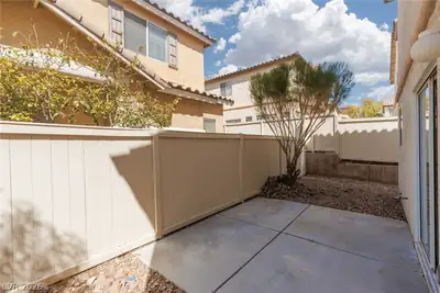 3829 Bayamon Street Yard