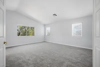 3854 Rugen Avenue Primary Bedroom