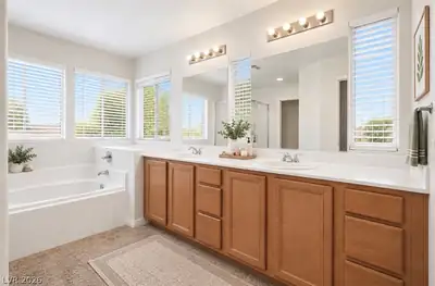 3854 Rugen Avenue Primary Bathroom