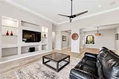 51 Thorn Creek Street Living Room