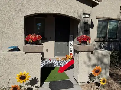 6562 Silver Estates Entry