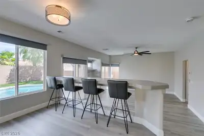 10908 Royal Highlands Street Dining Area