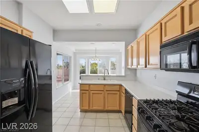 10713 Paradise Point Drive Kitchen