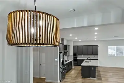 66 Ibiza Lake Drive Kitchen