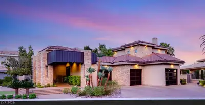 5078 Spanish Hills Drive Front of Structure